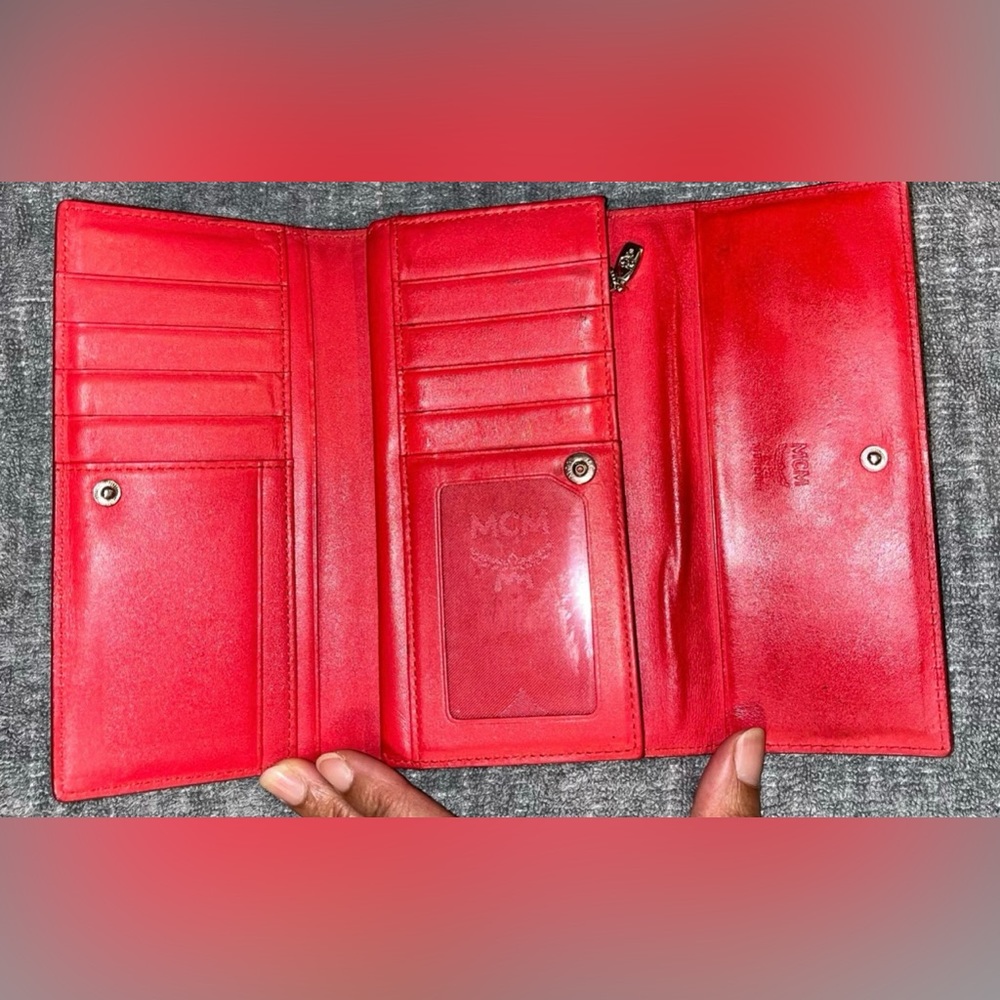Red Long MCM Wallet - Picture 6 of 8